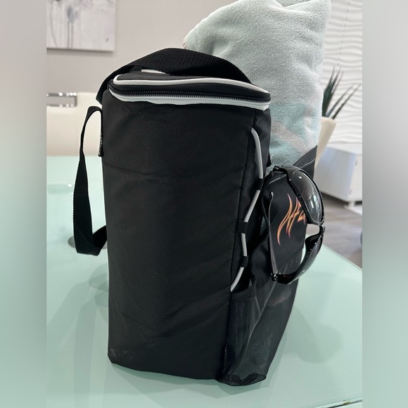 Def Leppard Insulated Cooler Bag NWOT - Picture 2 of 9